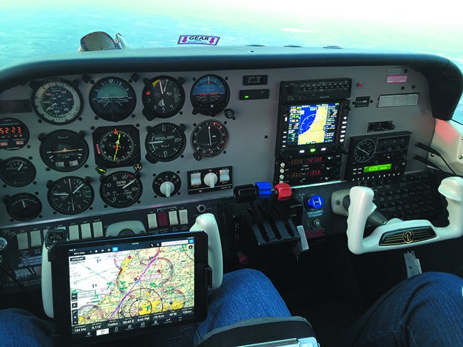 Beechcraft Sierra with Avidyne IFD540 panel