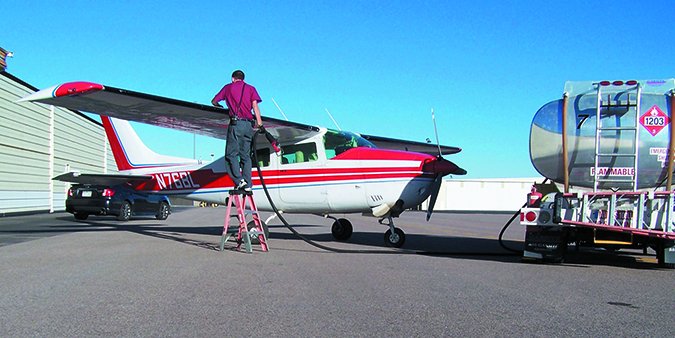 cessna 210 fueling