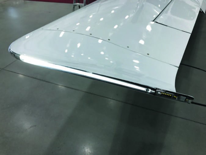 SR20 Wingtip Lighting