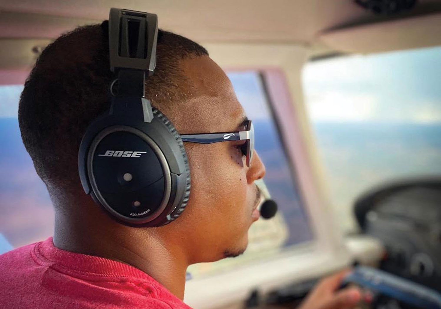 Kranston Kincaid (from custom instrument panel designer Superior Aircraft Components) behind the controls of his Piper Comanche. He’s wearing what we think is one of the better combinations for long-term headset comfort, with a pair of headset-friendly thin-templed Flying Eyes sunglasses. Getting the fit and comfort right the first time is just one important aspect of choosing a headset.