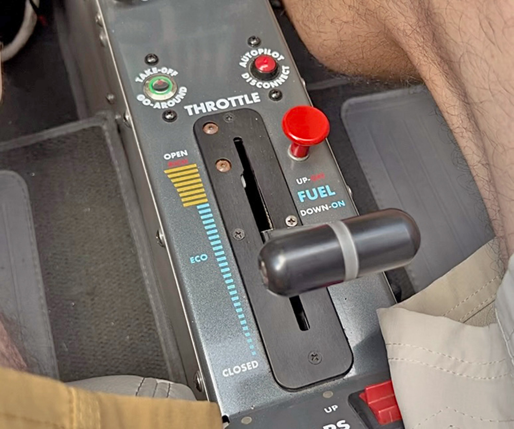 RV12iS throttle