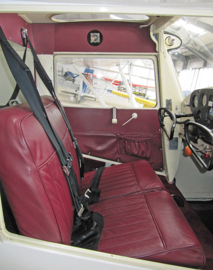 Cessna 120 interior