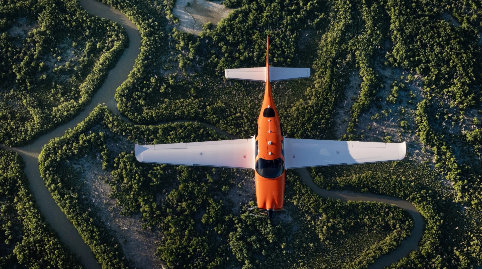 Cirrus debuted the latest version of its SR series.